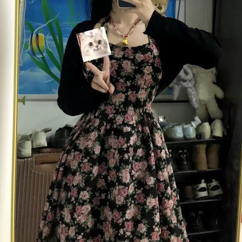 Bộ Áo Dệt Kim Hai Dây Phối Đầm Ngắn In Hoa Thời Trang Mùa Hè Cho Nữ