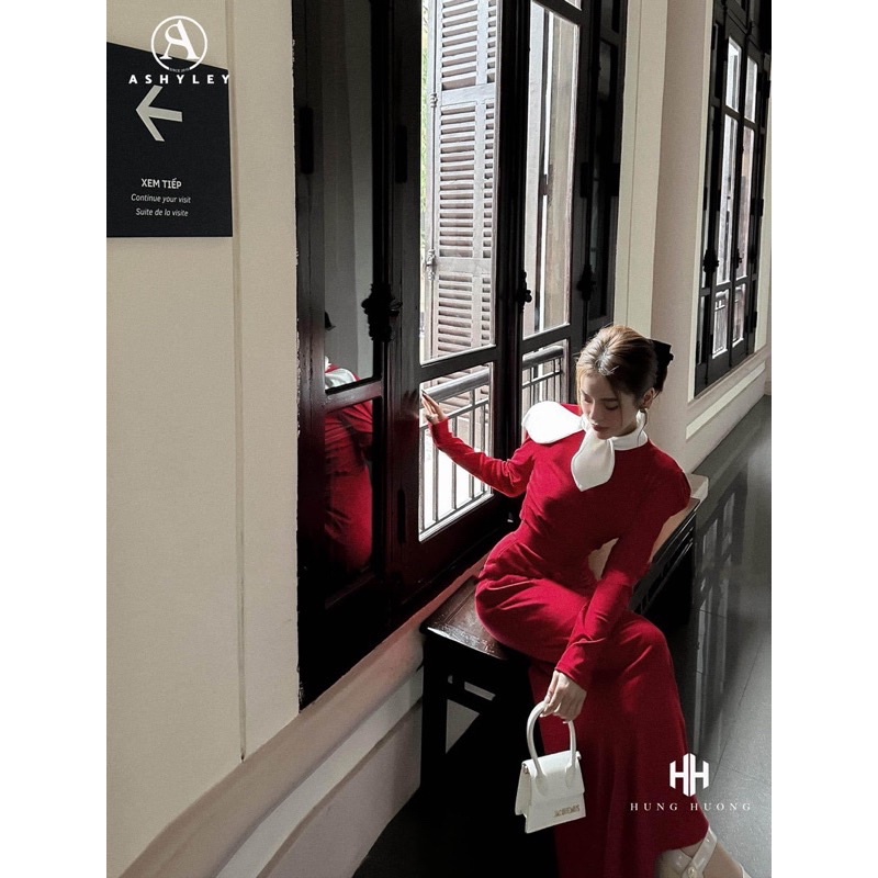 Set áo cổ khăn + chân váy đuôi cá ASHYLEY