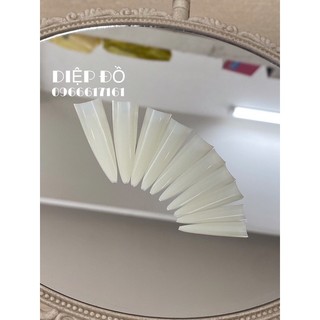 Móng típ nhọn dài