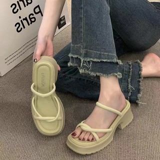 Dép lê nữ mẫu mới gót thô đế dày