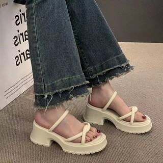 Dép lê nữ mẫu mới gót thô đế dày