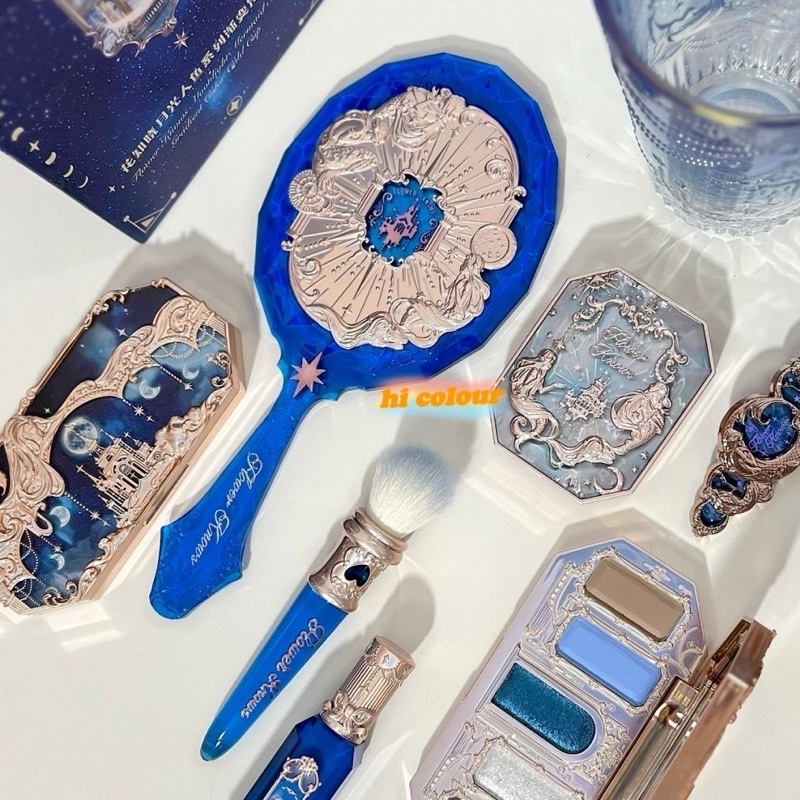 Gương cầm tay Flower Knows - sẵn xanh nhạt mermaid, trân châu