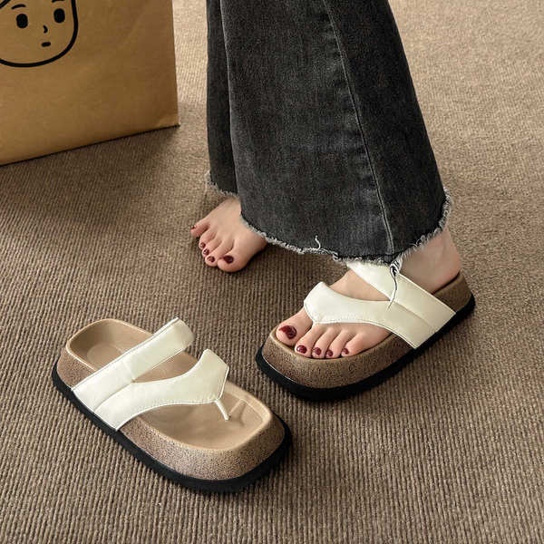 Dép xỏ ngón mẫu mới mùa hè 2023