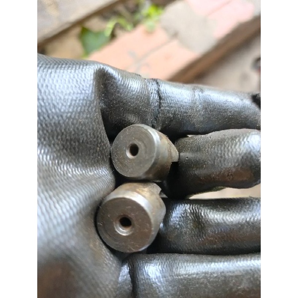 2 mũi vát mép Nhật bãi