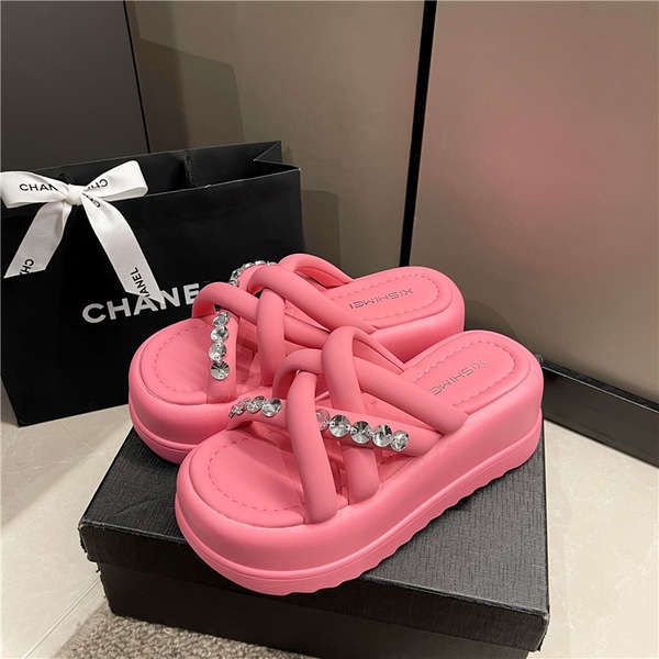 Dép xỏ ngón đế dày Dép lê đế bánh xốp đính đá chéo