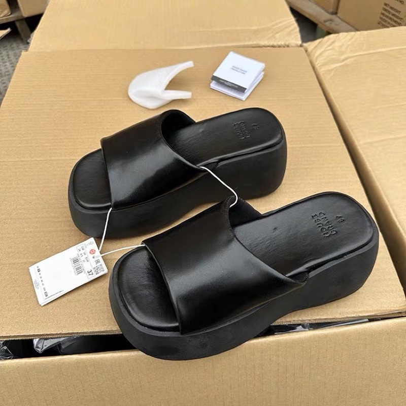 Dép bánh mì House Brand hàng tuồn