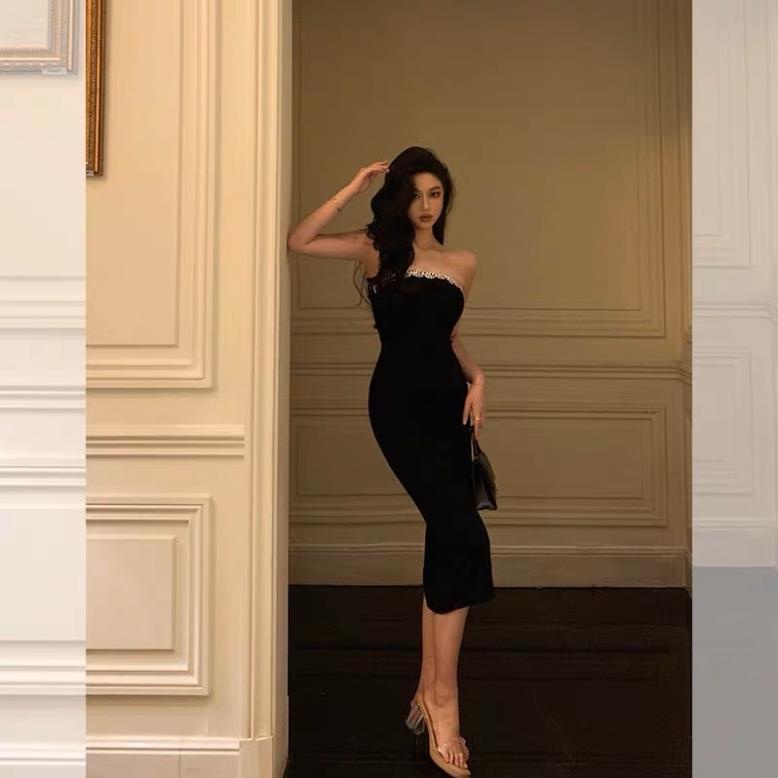 Đầm Ống Form Dài Ôm Body Đính Cườm D153