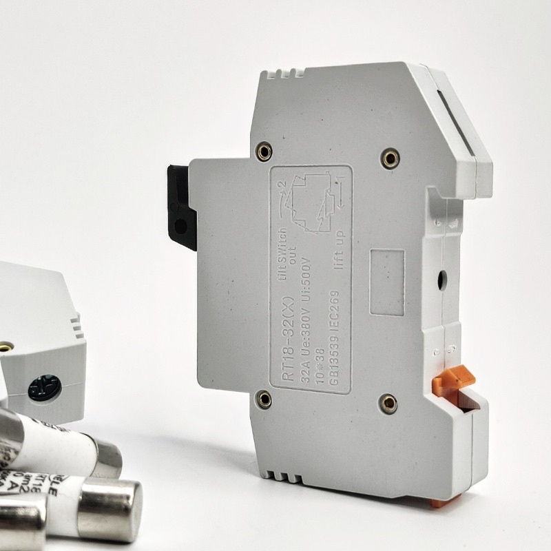 Hộp cầu chì MT18-32 X