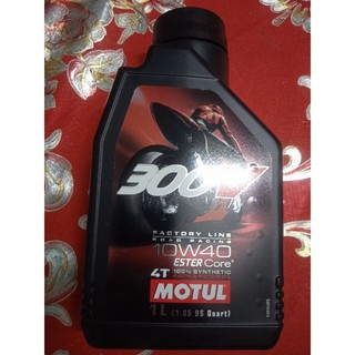 Nhớt motul 300v 10w40 hàng châu âu tem 3lớp