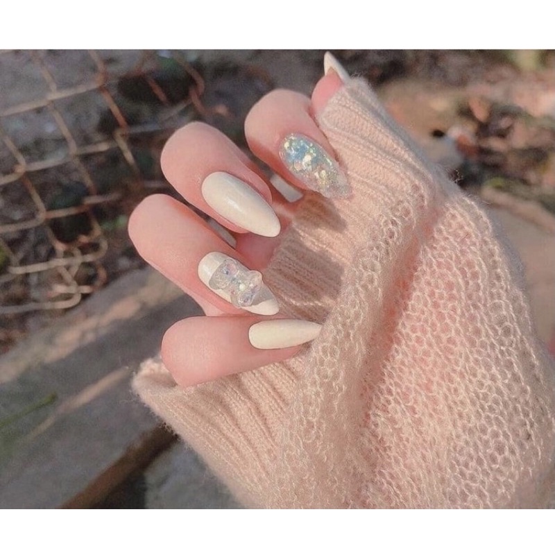 Nail box thiết kế trắng kem gấu, siêu nhẹ nhàng