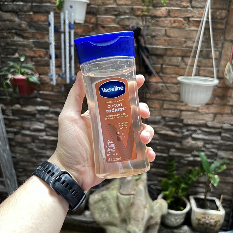Dầu Dưỡng Thể VASELINE Cocoa Radiant Body Oil giúp da mềm bóng, thơm mịn màng 200ml