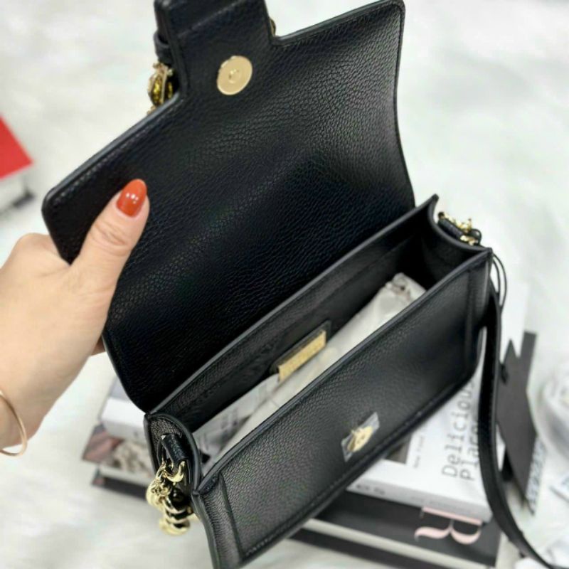 Túi Versace Jeans Couture Baroque Buckle Shoulder Bag màu đen