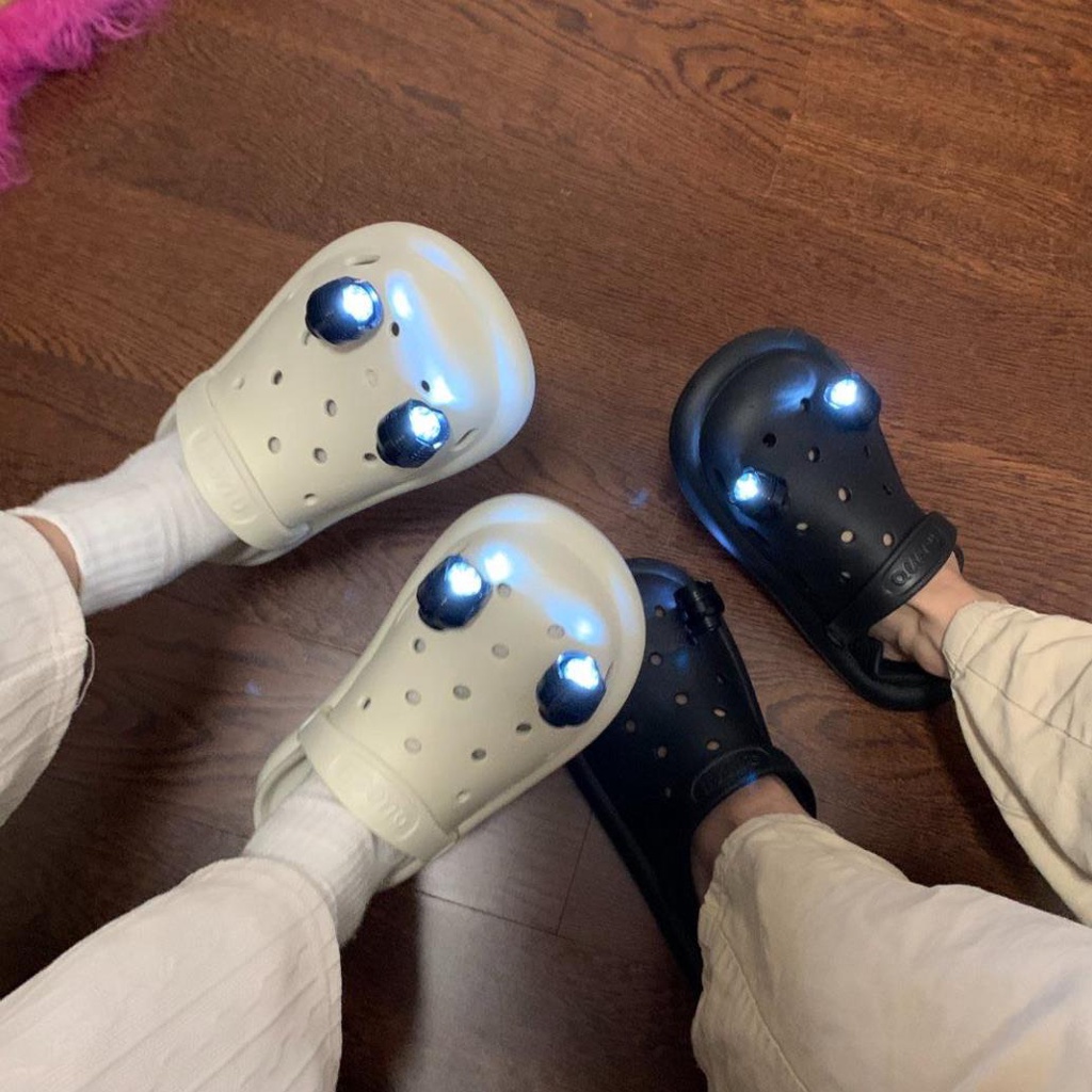 Dép cross có gắn đèn mini phát sáng size 36-45