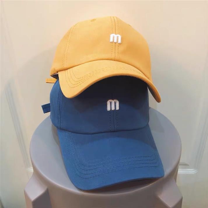 Mũ lưỡi trai thêu chữ M hời trang form unisex nam nữ Thời Trang Hàn Quốc T21