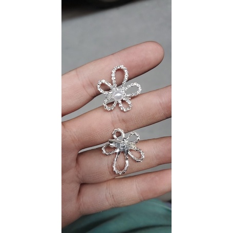 Nơ hoa gắn ngọc 2,8cm