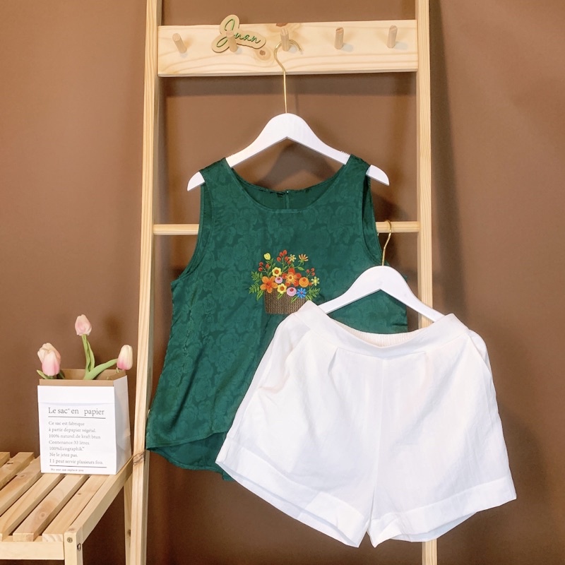 Đồ bộ áo lụa xước thêu hoa