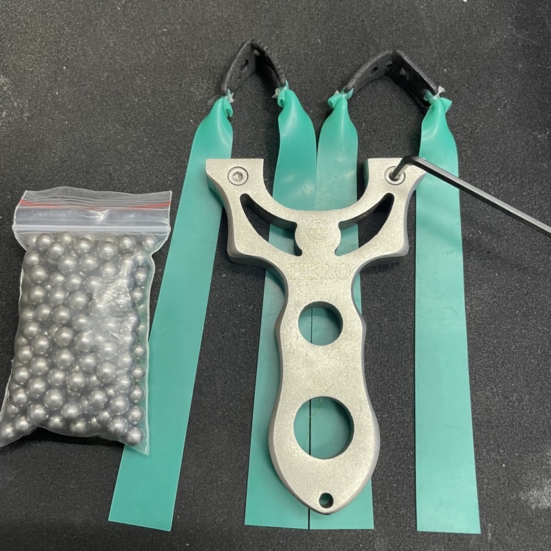 Ná hêro tặng 2 dây và 1 túi bi