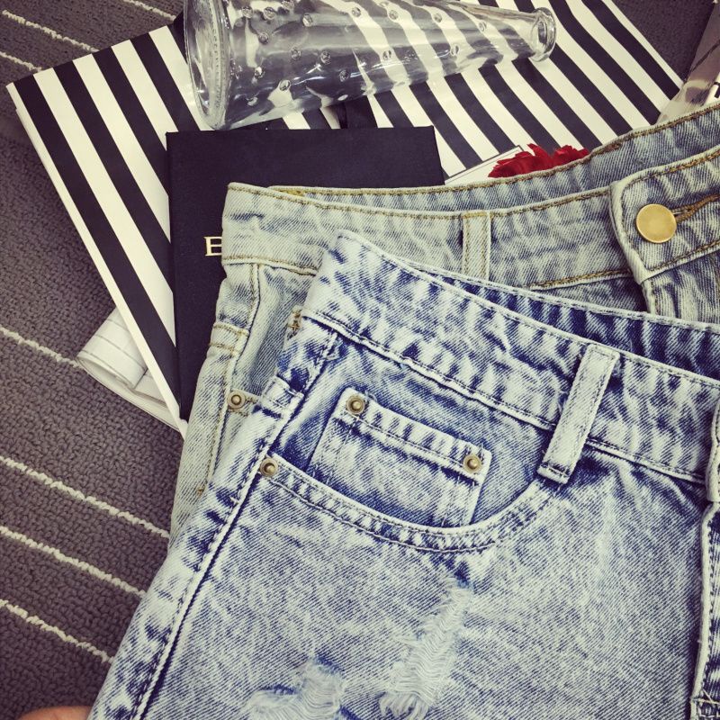 Jiashucheng Quần Short Denim Rách Dáng Chữ A Lưng Thấp Họa Tiết Bông Tuyết Sờn Mùa Hè Hàn Quốc Cho Nữ Sinh