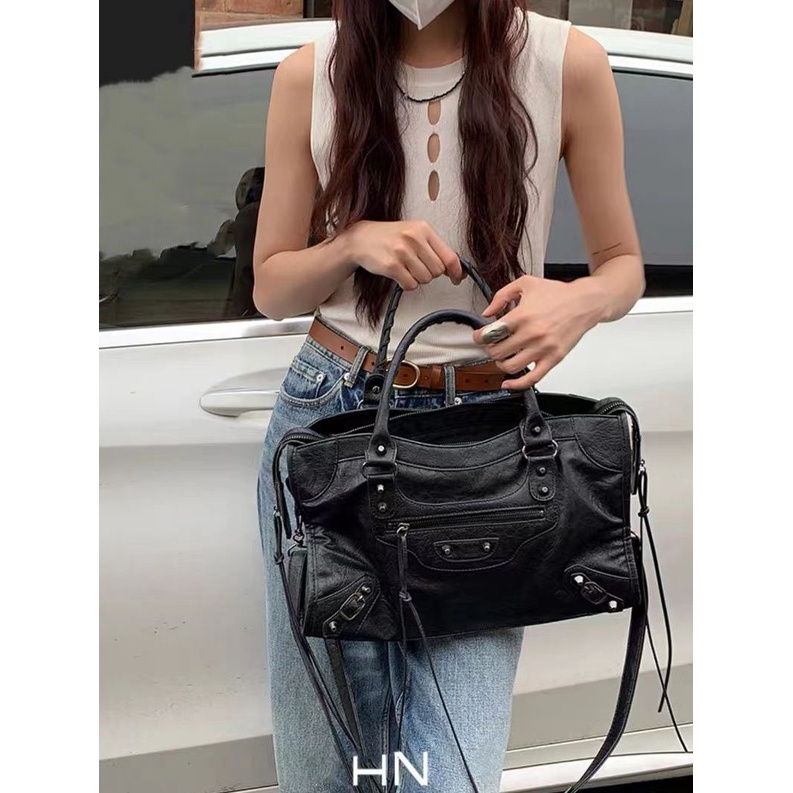 Túi Xách Đeo Vai Một Bên Vai Sức Chứa Lớn Đính Đinh Tán Phong Cách Paris Hot Girl Chất Lượng Cao