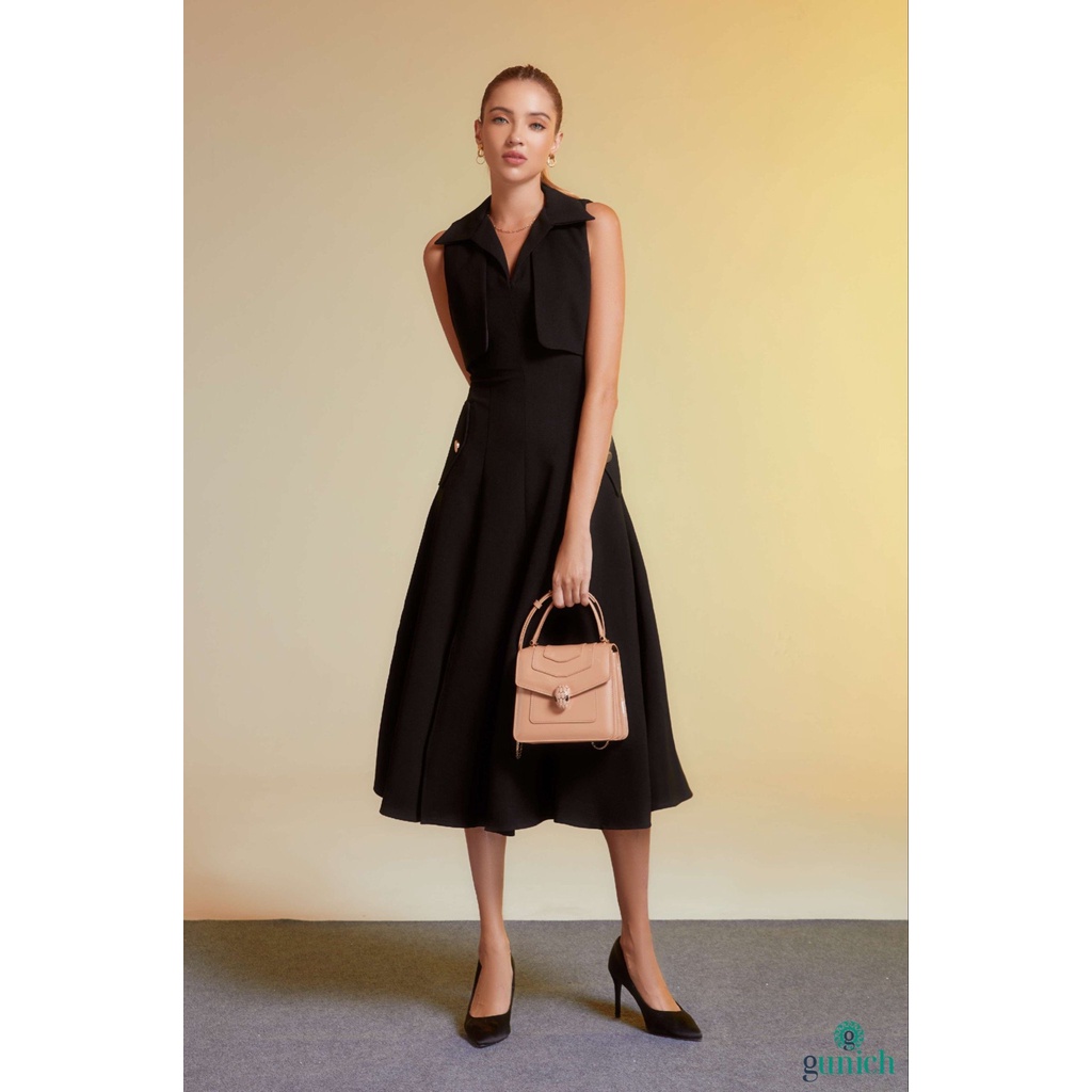 Đầm xoè sát nách xẻ 1 bên Gunich