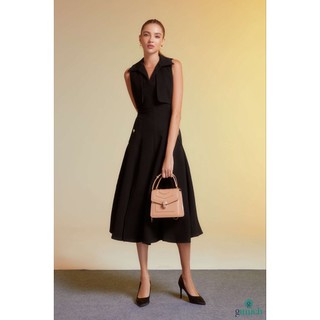 Đầm xoè sát nách xẻ 1 bên Gunich