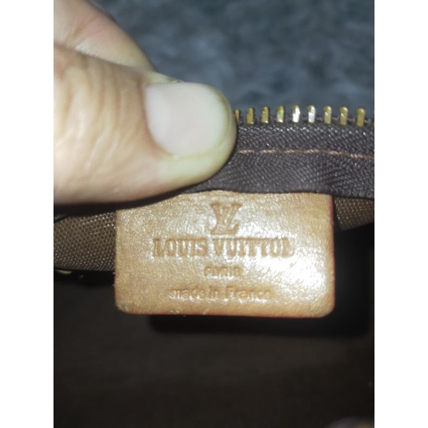 Túi xách si hiệu eo vì