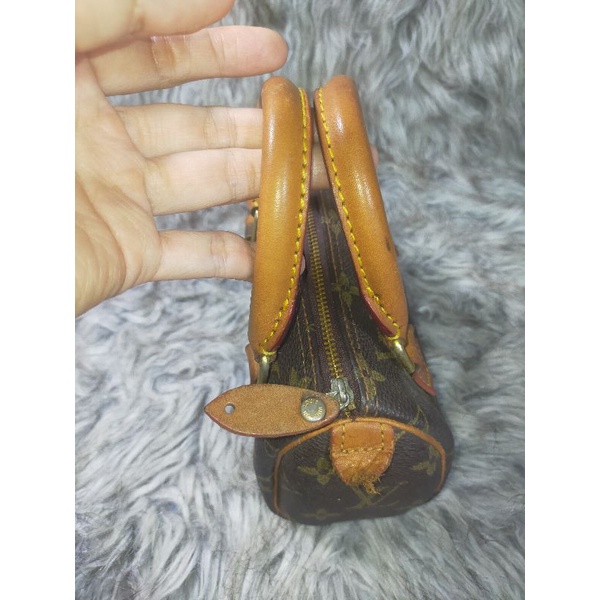 Túi xách si hiệu eo vì