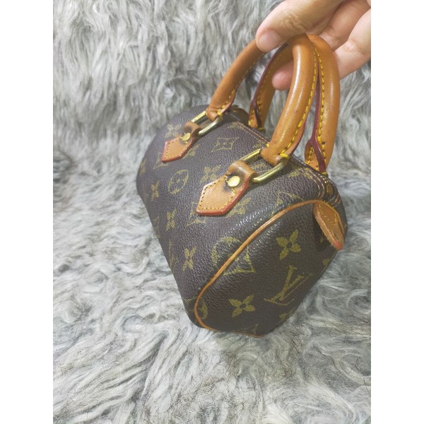 Túi xách si hiệu eo vì