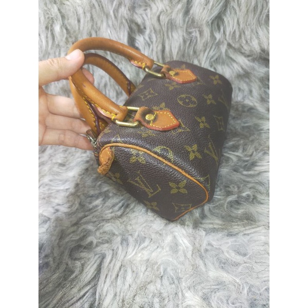 Túi xách si hiệu eo vì