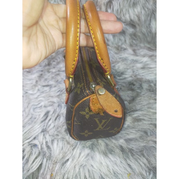 Túi xách si hiệu eo vì