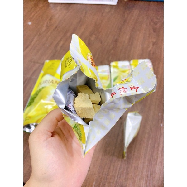 1 bịch Sầu Riêng Sấy Thái Lan gồm 6 gói nhỏ