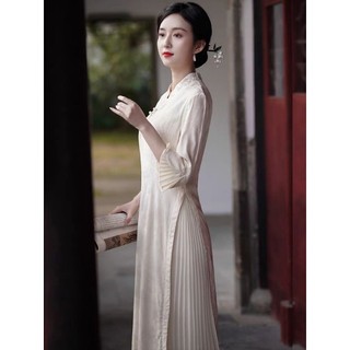 Đầm cổ điển cổ tàu thêu hoa phối tà xếp ly