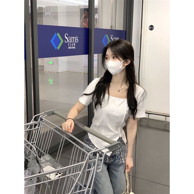 Áo Thun Nữ Ngắn Tay Cổ Vuông Xẻ Tà Lệch Vai Màu Đen Thời Trang