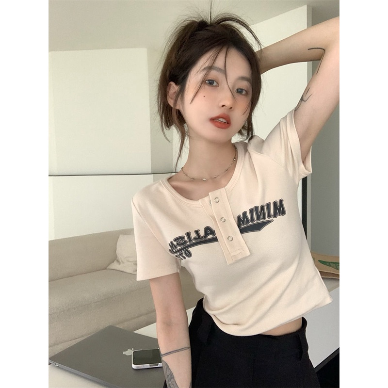 Áo Thun Tay Ngắn Dáng Ôm In Chữ Phối Nút Thời Trang Cho Nữ