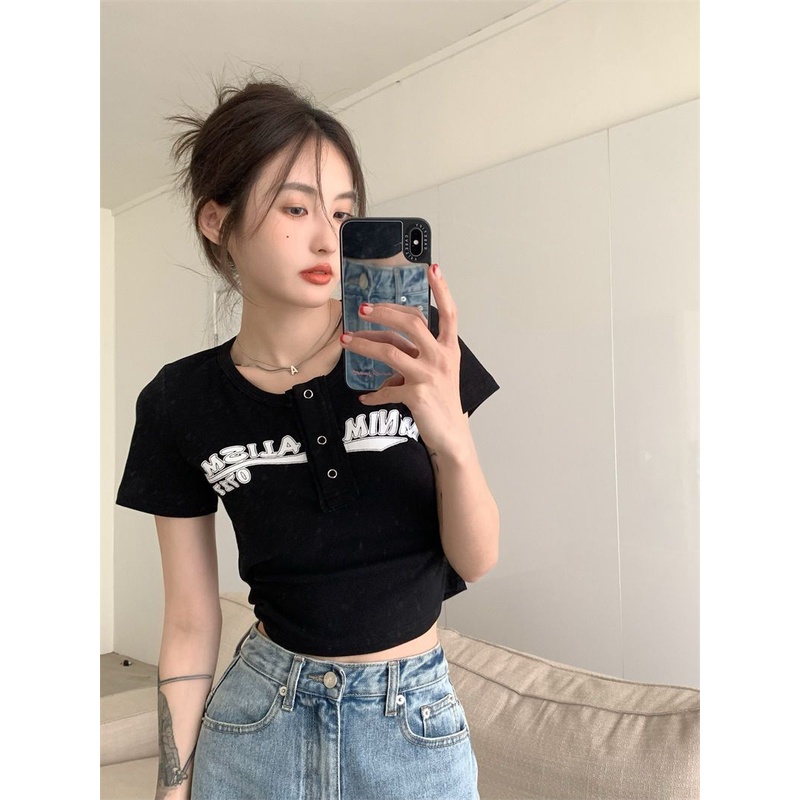 Áo Thun Tay Ngắn Dáng Ôm In Chữ Phối Nút Thời Trang Cho Nữ