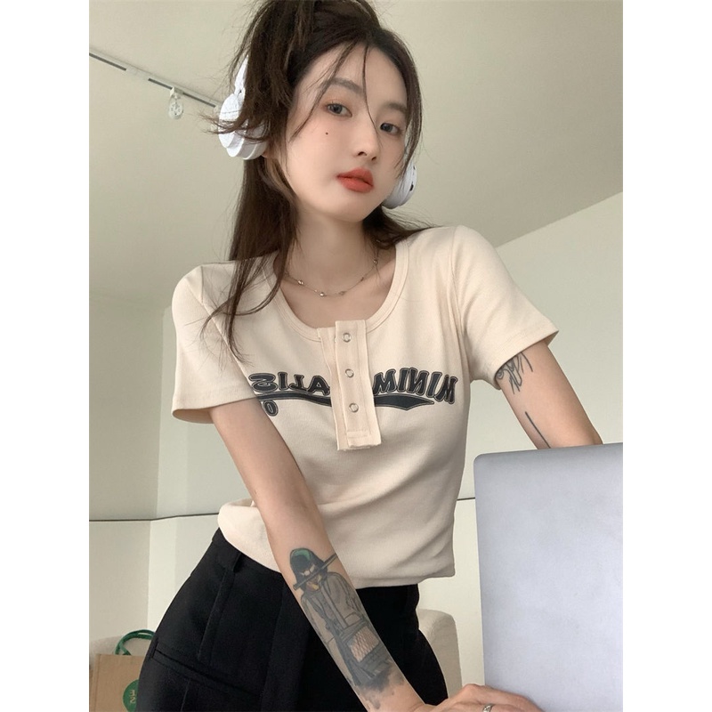 Áo Thun Tay Ngắn Dáng Ôm In Chữ Phối Nút Thời Trang Cho Nữ