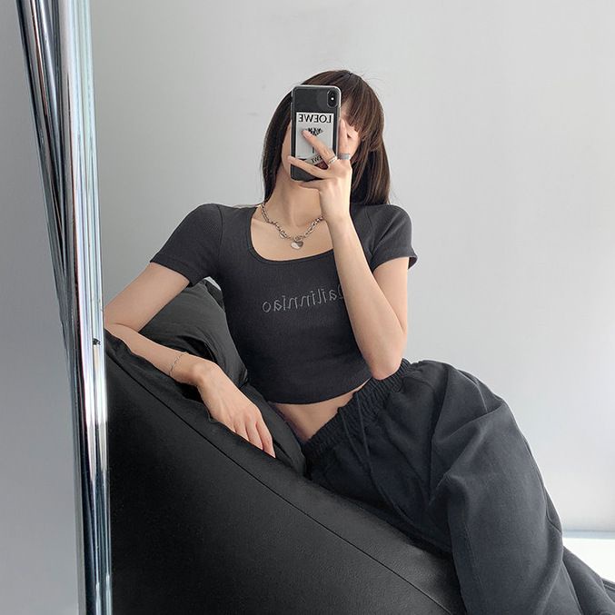 Áo Kiểu Cổ Vuông Ngắn Tay Ôm Dáng Thêu Chữ Phong Cách Retro Mỹ