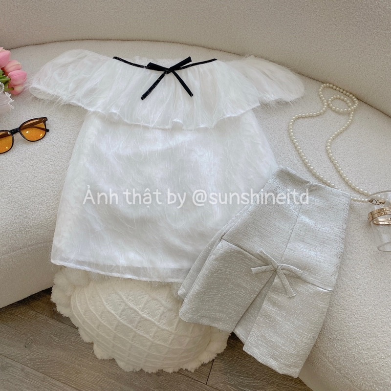 Set Áo Trễ Vai Kim Sa Tơ Hàn Nơ Đen Kèm Chân Váy Chữ A Màu Kem Xẻ 2 Bên