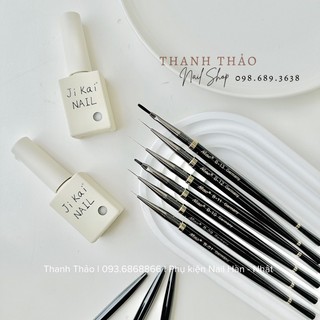 Cọ nét vẽ móng Niao đen nhỏ gọn, dễ sử dụng