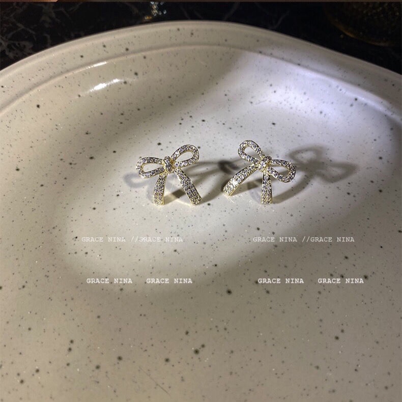 Bông Tai Hình Bướm Đính Đá Zircon Đơn Giản Thanh Lịch Cao Cấp Cho Nữ