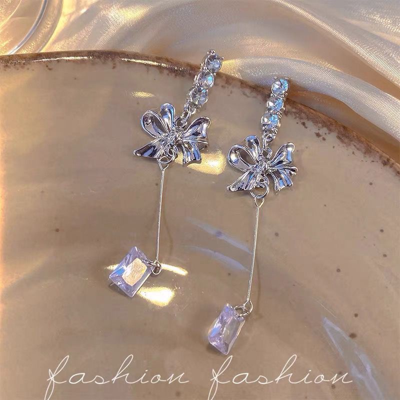 Bông Tai Hình Bướm Đính Đá Zircon Đơn Giản Thanh Lịch Cao Cấp Cho Nữ