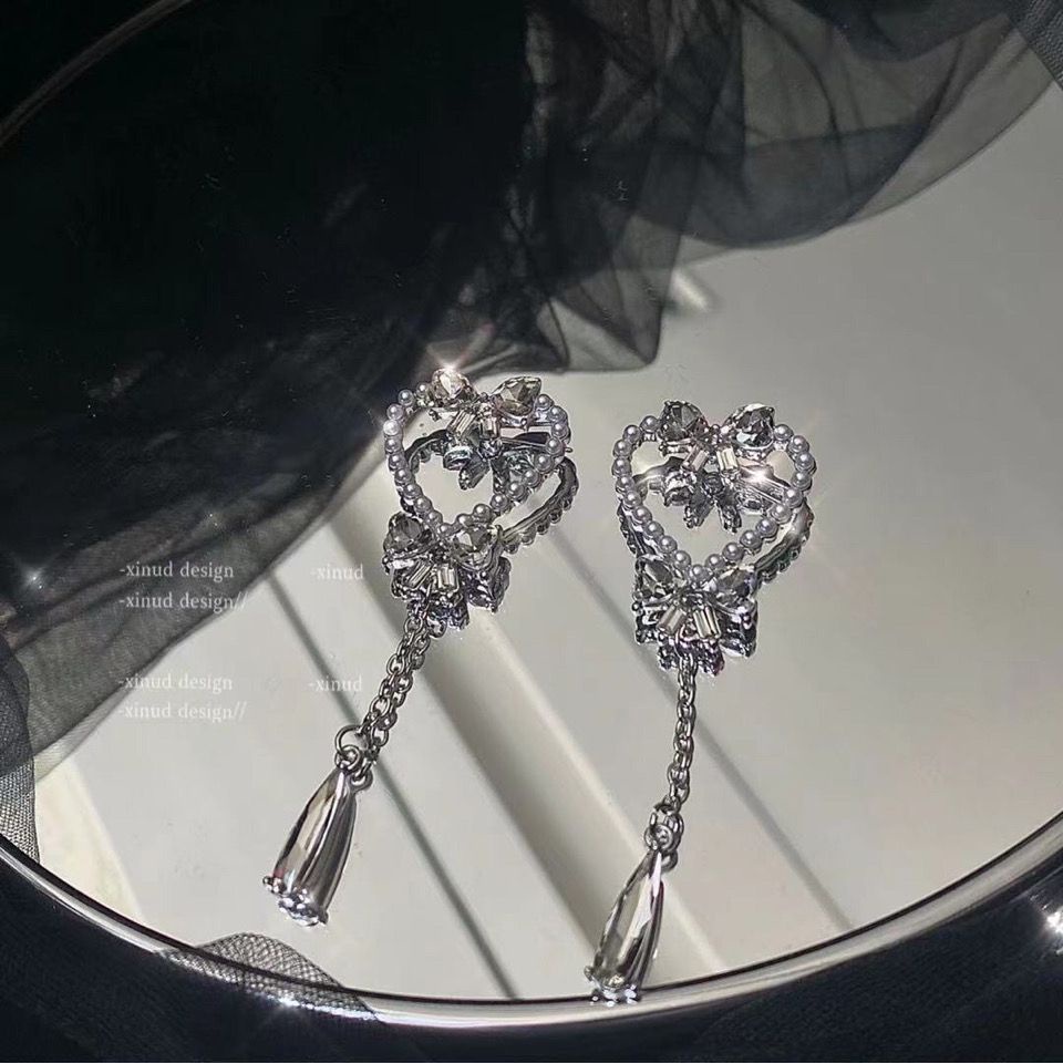 Bông Tai Đính Ngọc Trai Và Nơ Tua Rua Lấp Lánh Sang Trọng Cho Nữ