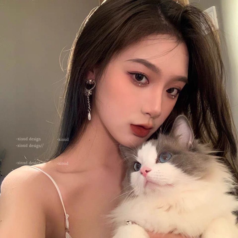 Bông Tai Đính Ngọc Trai Và Nơ Tua Rua Lấp Lánh Sang Trọng Cho Nữ