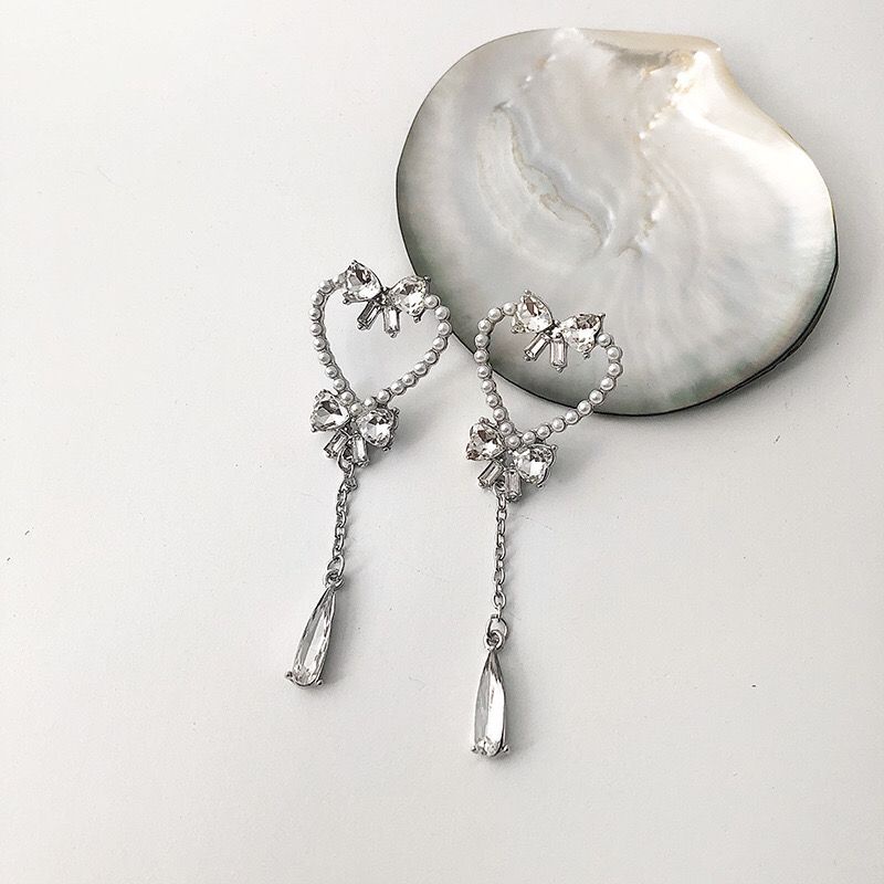 Bông Tai Đính Ngọc Trai Và Nơ Tua Rua Lấp Lánh Sang Trọng Cho Nữ