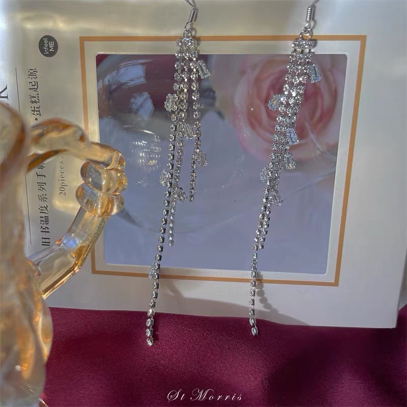 Khuyên Tai Tua Rua Dài Đính Đá Lấp Lánh Thời Trang Hàn Quốc