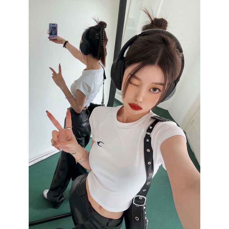 Áo Thun Ngắn Tay Hở Vai Thêu Họa Tiết Phong Cách Mỹ Thời Trang Mùa Hè Dành Cho Nữ