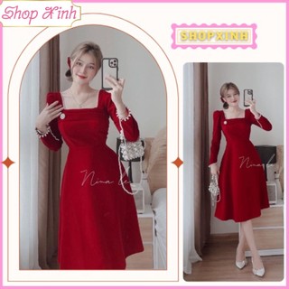 Đầm nhung đỏ cổ vuông viền ngọc dáng dài cho nàng diện lễ, Váy nhung cổ vuông viền ngọc màu đỏ rực rỡ
