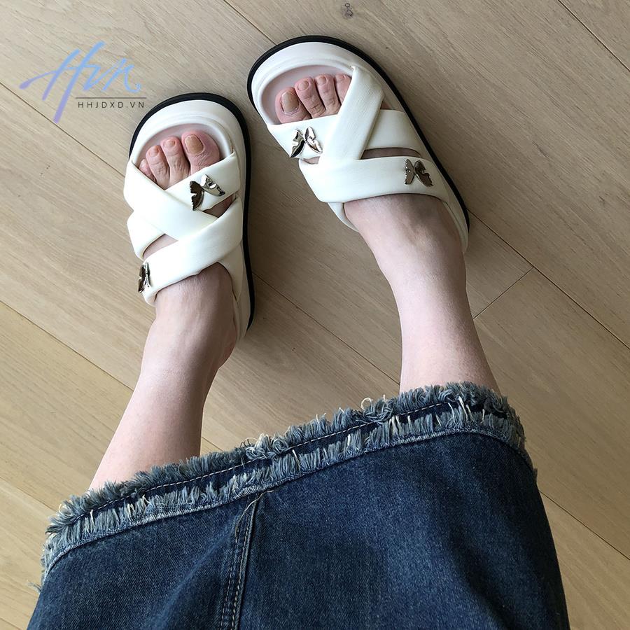Giày Sandal Đế Dày Quai Chéo Đính Bướm Kim Loại Thời Trang Mùa Hè 2023