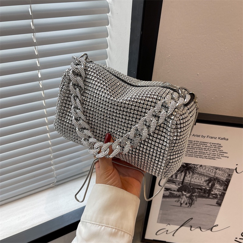 Túi Đeo Chéo Đính Đá Thời Trang Dành Cho Nữ
