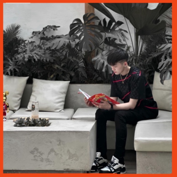 Áo Phông Nam Nữ LV Họa Tiết Monogram Viền Hoa Cực Nét - Áo Thun Siêu Cấp Chất Cotton Cao Cấp Form Dáng Rộng Hot Tren | BigBuy360 - bigbuy360.vn